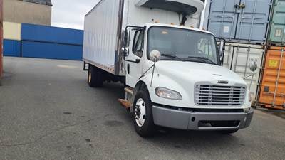 Freightliner M2 106 26 ft Refrigerated Truck - 240HP, 6 Speed Automatic