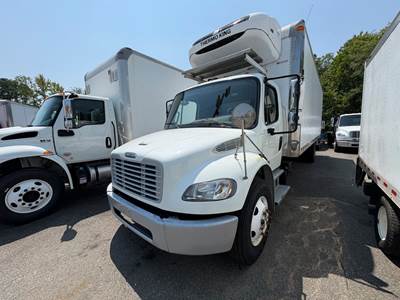 Freightliner M2 106 26 ft Refrigerated Truck - 280HP, 6 Speed Automatic, Liftgate