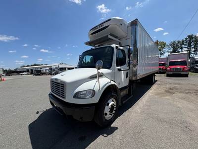 Freightliner M2 106 26 ft Refrigerated Truck - 240HP, 6 Speed Automatic, Liftgate