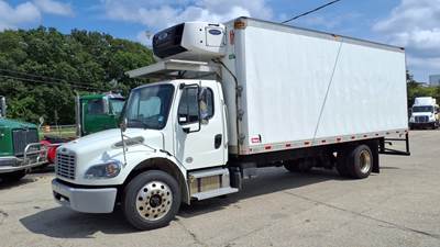 Freightliner M2 106 22 ft Refrigerated Truck - 240HP, 6 Speed Automatic