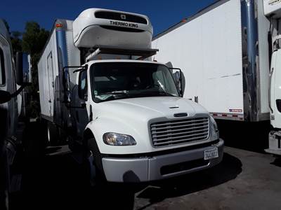 Freightliner M2 106 20 ft Refrigerated Truck - 240HP, 6 Speed Automatic, Liftgate