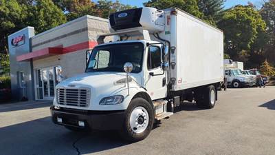 Freightliner M2 106 18 ft Refrigerated Truck - 240HP, 6 Speed Automatic, Liftgate