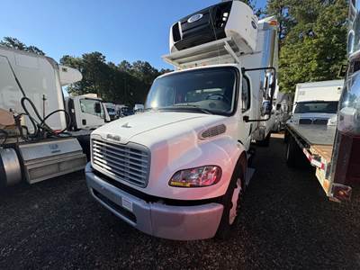 Freightliner M2 106 26 ft Refrigerated Truck - 230HP, 9 Speed Automatic, Liftgate