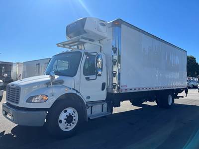 Freightliner M2 106 26 ft Refrigerated Truck - 240HP, 6 Speed Automatic, Liftgate