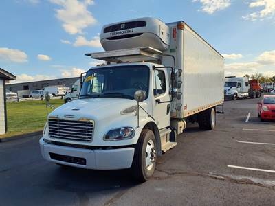 Freightliner M2 106 26 ft Refrigerated Truck - 280HP, 6 Speed Automatic