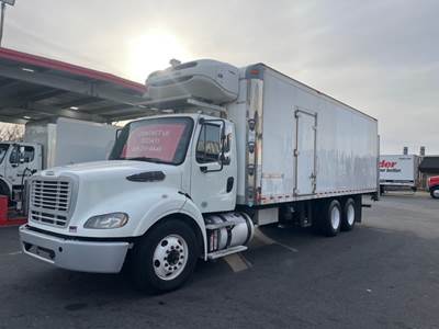 Freightliner M2 112 26 ft Refrigerated Truck - 370HP, 6 Speed Automatic, Liftgate