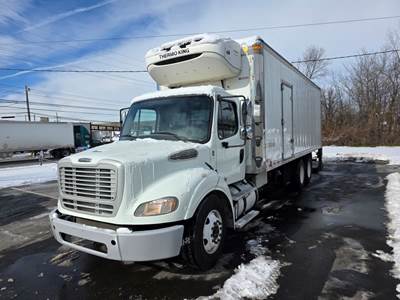 Freightliner M2 112 26 ft Refrigerated Truck - 370HP, 6 Speed Automatic, Liftgate