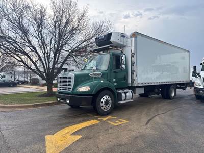 Freightliner M2 112 26 ft Refrigerated Truck - 370HP, 6 Speed Automatic, Liftgate