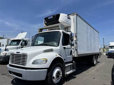 Freightliner M2 22 ft Refrigerated Truck - 220HP, 6 Speed Automatic, Liftgate