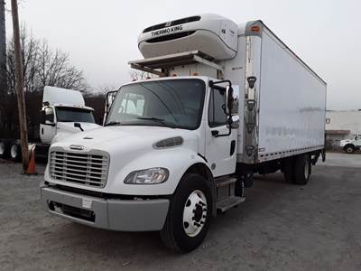Freightliner M2 26 ft Refrigerated Truck - 260HP, 9 Speed Automatic, Liftgate
