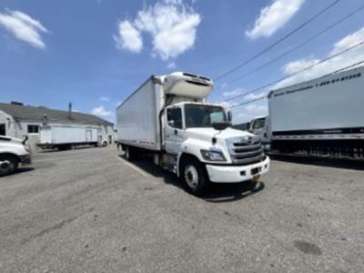 Hino 268 26 ft Refrigerated Truck - 260HP, 6 Speed Automatic, Liftgate