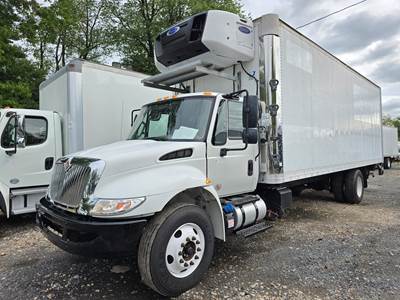 International 4300 26 ft Refrigerated Truck - 240HP, 6 Speed Automatic, Liftgate