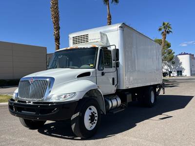 International 4300 18 ft Refrigerated Truck - 260HP, 6 Speed Automatic, Liftgate