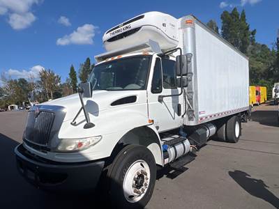 International 4300 20 ft Refrigerated Truck - 240HP, 6 Speed Automatic, Liftgate