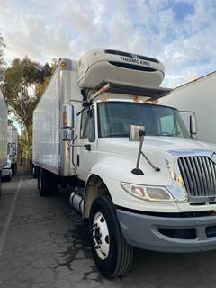International 4300 22 ft Refrigerated Truck - 240HP, 6 Speed Automatic, Liftgate