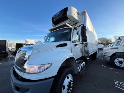 International 4300 26 ft Refrigerated Truck - 250HP, 6 Speed Automatic, Liftgate