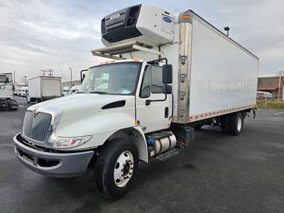 International 4300 26 ft Refrigerated Truck - 250HP, 7 Speed Automatic, Liftgate