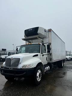 International 4300 26 ft Refrigerated Truck - 6 Speed Automatic, Liftgate