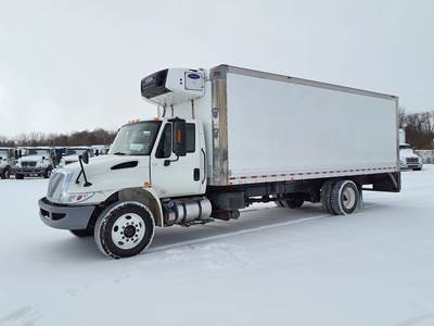 International 4300 24 ft Refrigerated Truck - 6 Speed Automatic