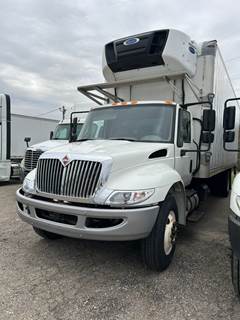 International 4300 26 ft Refrigerated Truck - 6 Speed Automatic, Liftgate