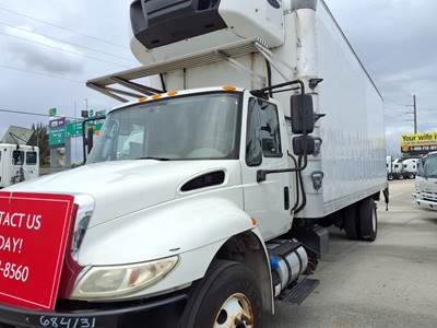 International 4300 26 ft Refrigerated Truck - 240HP, 6 Speed Automatic, Liftgate