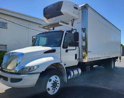 International 4300 26 ft Refrigerated Truck - 240HP, 6 Speed Automatic, Liftgate