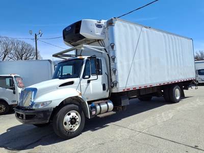 International 4300 26 ft Refrigerated Truck - 240HP, 6 Speed Automatic, Liftgate