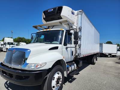 International 4300 26 ft Refrigerated Truck - 250HP, 6 Speed Automatic, Liftgate