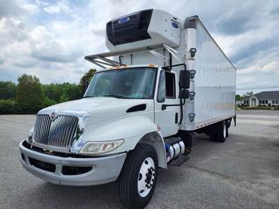 International 4300 26 ft Refrigerated Truck - 240HP, 6 Speed Automatic, Liftgate
