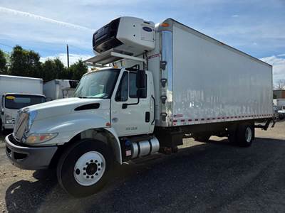 International 4300 26 ft Refrigerated Truck - 250HP, 6 Speed Automatic, Liftgate