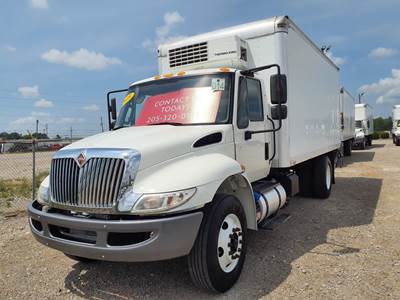 International 4300 18 ft Refrigerated Truck - 6 Speed Automatic, Liftgate