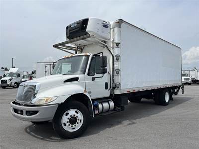 International 4300 26 ft Refrigerated Truck - 240HP, 6 Speed Automatic, Liftgate
