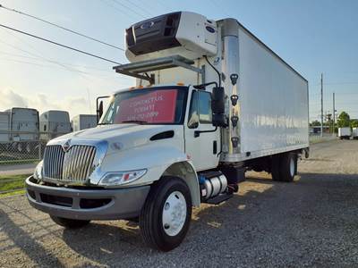 International 4300 26 ft Refrigerated Truck - 250HP, 6 Speed Automatic, Liftgate