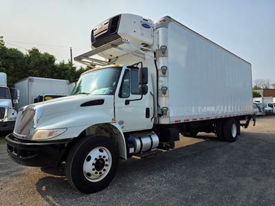 International 4300 26 ft Refrigerated Truck - 240HP, 6 Speed Automatic, Liftgate