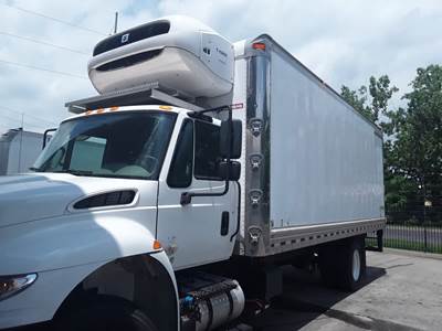 International 4300 22 ft Refrigerated Truck - 240HP, 6 Speed Automatic