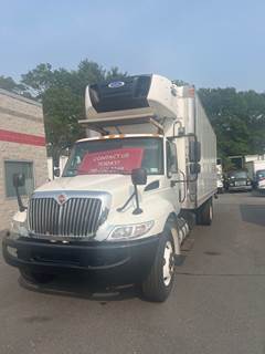 International 4300 24 ft Refrigerated Truck - 260HP, 6 Speed Automatic, Liftgate