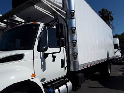 International 4300 26 ft Refrigerated Truck - 240HP, 6 Speed Automatic, Liftgate