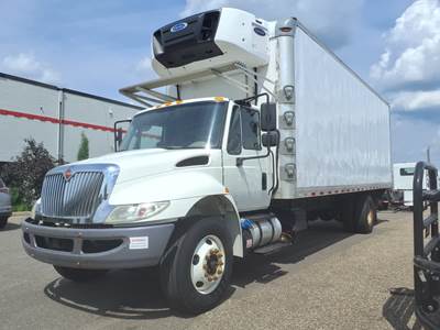 International 4300 26 ft Refrigerated Truck - 240HP, 6 Speed Automatic, Liftgate