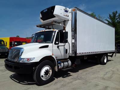 International 4300 26 ft Refrigerated Truck - 240HP, 6 Speed Automatic, Liftgate
