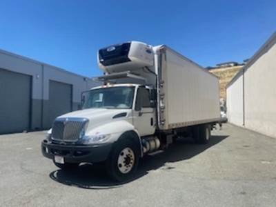 International 4300 26 ft Refrigerated Truck - 250HP, 6 Speed Automatic, Liftgate