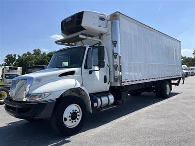 International 4300 26 ft Refrigerated Truck - 250HP, 6 Speed Automatic, Liftgate