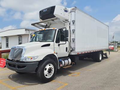 International 4300 26 ft Refrigerated Truck - 240HP, 6 Speed Automatic, Liftgate