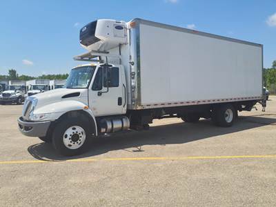 International 4300 26 ft Refrigerated Truck - 250HP, 6 Speed Automatic, Liftgate