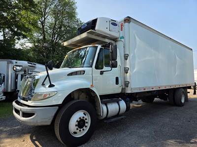 International 4300 24 ft Refrigerated Truck - 250HP, 6 Speed Automatic, Liftgate