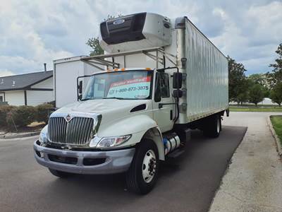 International 4300 26 ft Refrigerated Truck - 240HP, 6 Speed Automatic, Liftgate