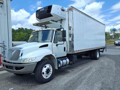 International 4300 26 ft Refrigerated Truck - 240HP, 6 Speed Automatic, Liftgate