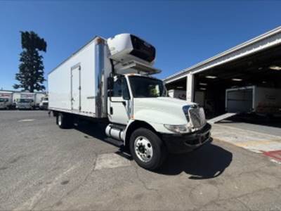International 4300 26 ft Refrigerated Truck - 240HP, 6 Speed Automatic, Liftgate