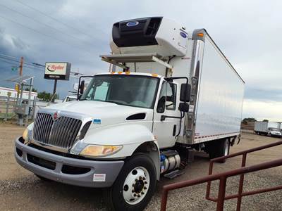 International 4300 26 ft Refrigerated Truck - 240HP, 6 Speed Automatic, Liftgate