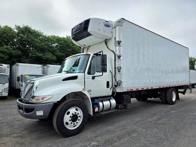 International 4300 26 ft Refrigerated Truck - 250HP, 6 Speed Automatic, Liftgate