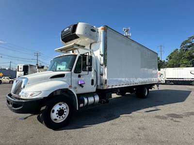 International 4300 26 ft Refrigerated Truck - 250HP, 6 Speed Automatic, Liftgate
